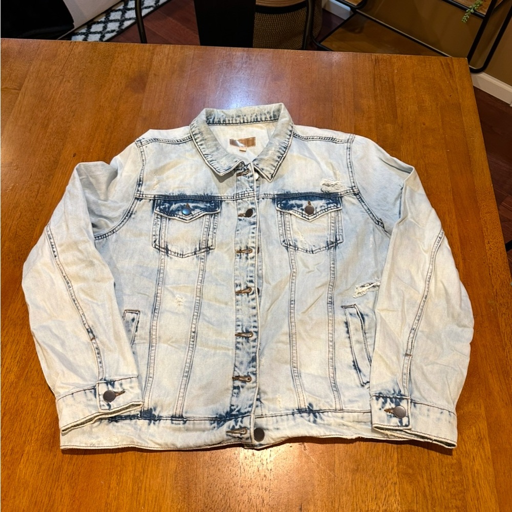 Women’s KUT denim jacket.
